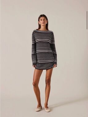 BNWT ELCE SWIM AURA DRESS - BLACK